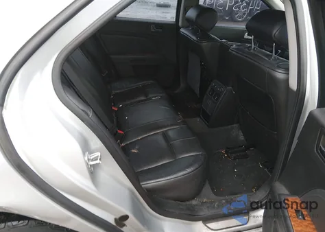 2010 Cadillac Sts Luxury Package z USA, uszkodzony, nr VIN 1G6DU6EV2A0145932